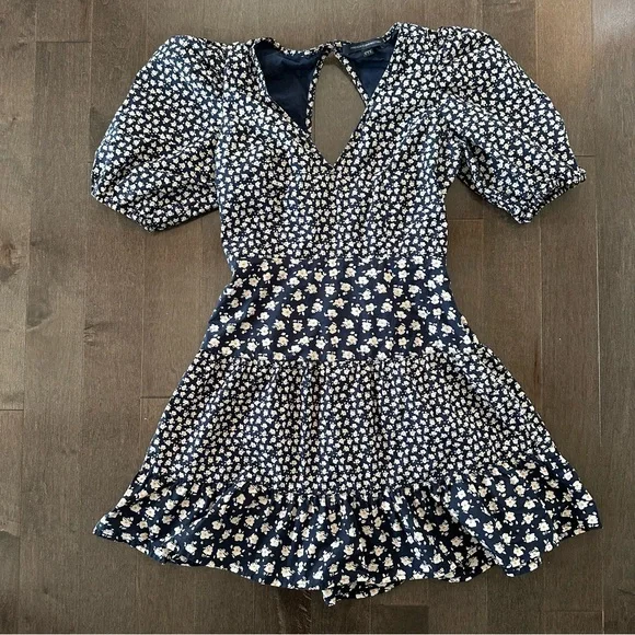 French Connection Tiered Ditsy Floral‎ Mini Puff Sleeve Whimsy Girly Size 6 - Picture 2 of 9